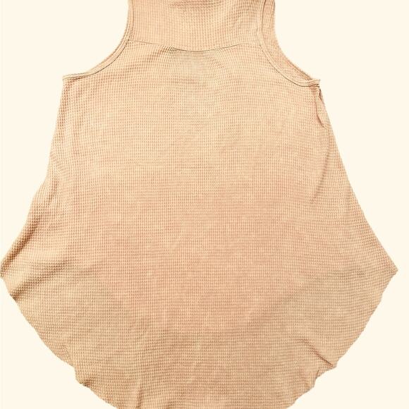 Vocal pink thermal studded tank Large - Picture 7 of 11